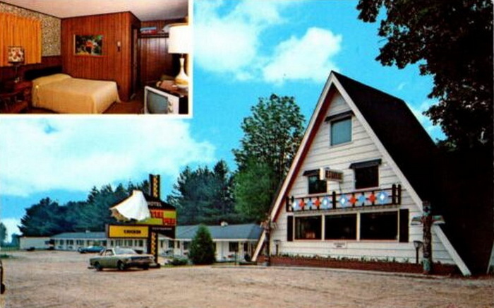 Travelers Motel & Tee Pee Restaurant (Tee Pee Motel) - Vintage Postcard (newer photo)